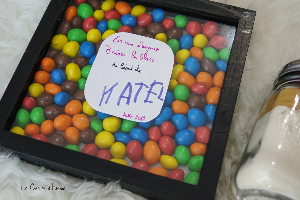 Une idée de cadeau à bricoler : un cadre rempli de M&M's (DIY)