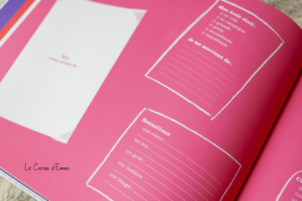 Son cahier souvenir des photos de classe Le d'Emma