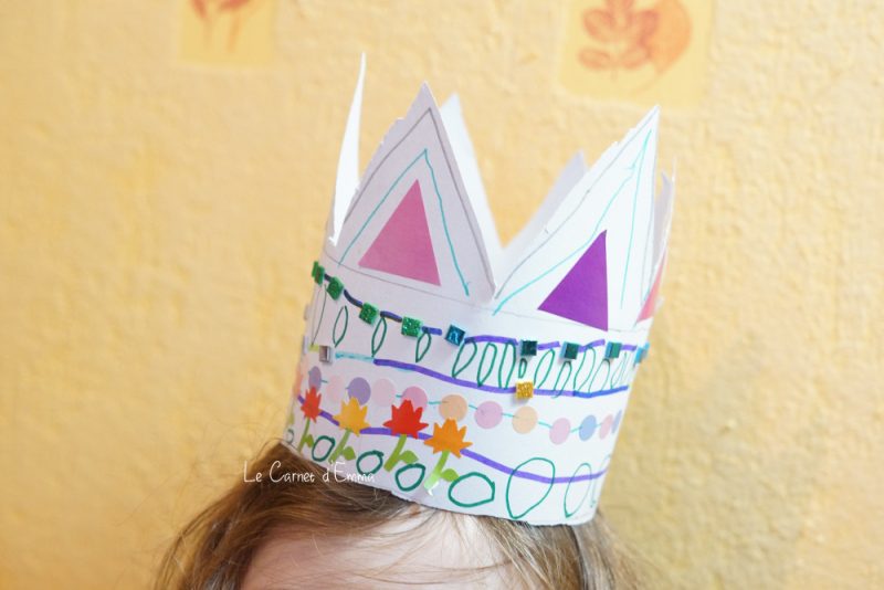 DIY couronne pour la galette des rois Activité manuelle à faire avec les enfants à partir de 2 ans Avec mes dix doigts