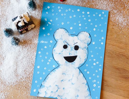 Activité manuelle sur le thème de l'hiver avec la création d'un ourson à la peinture. Une idée simple et rapide pour petits et grands enfants