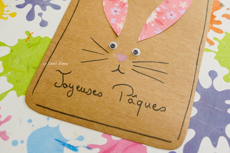 Ecrire joyeuses Pâques sous votre lapin