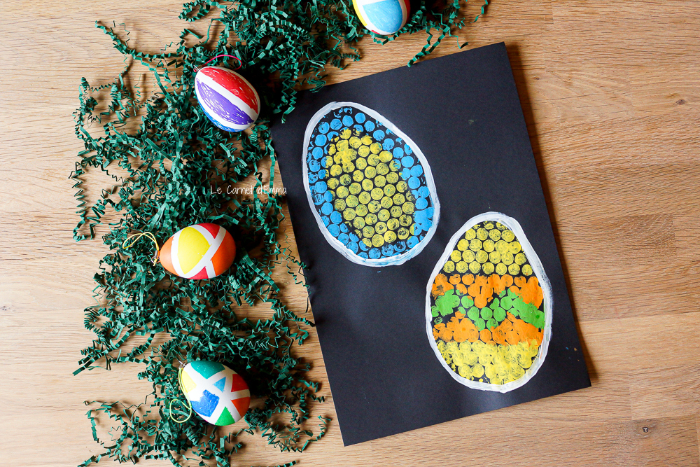 idée d'activité pour Pâques avec des oeufs peints avec du papier bulle